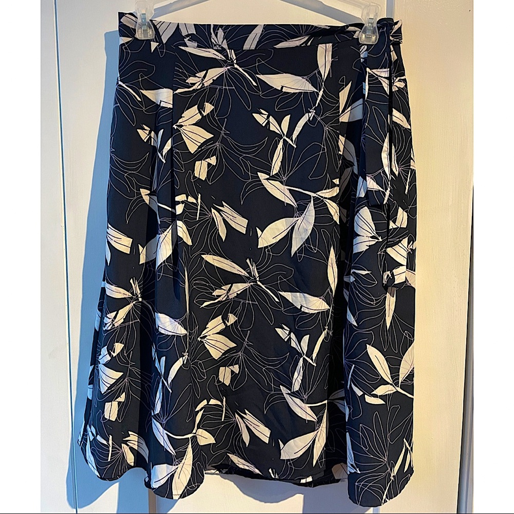 Banana Republic wrap style skirt